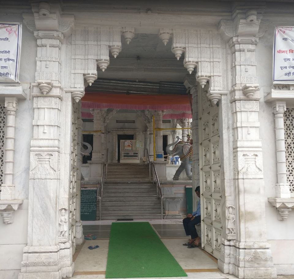 Shri Manmohan Parshvanath Jain Swetambar Mandir, New Timber Market, Bhawani Peth, Pune (Maharashtra) image 2