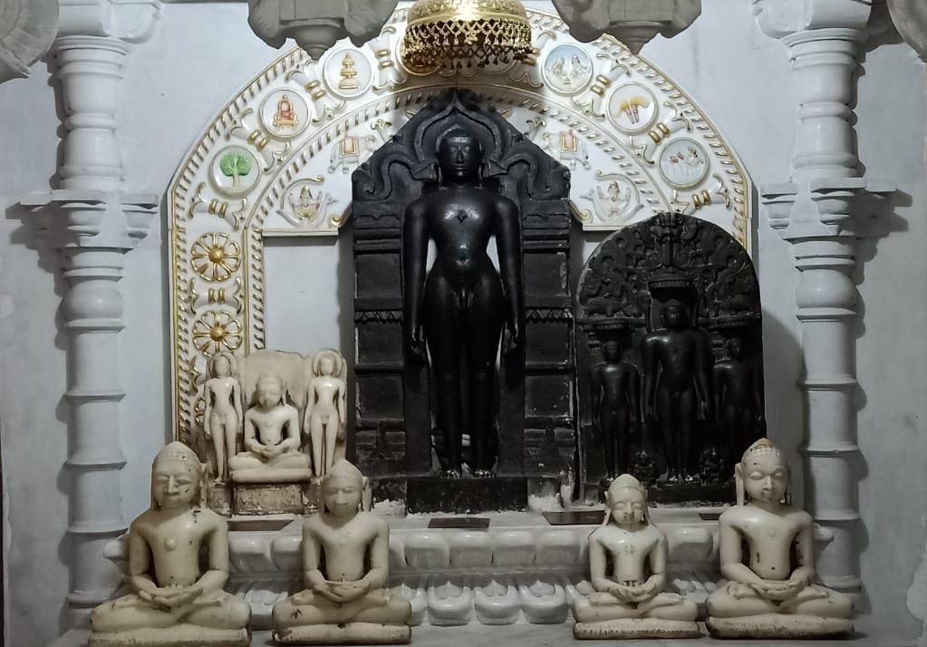 Shri 1008 Trilokya Churamani Vasupujya Bhagwan Digamber Jain Atishaya Kshetra, Juna Bazar, Beed (Maharashtra) image 3