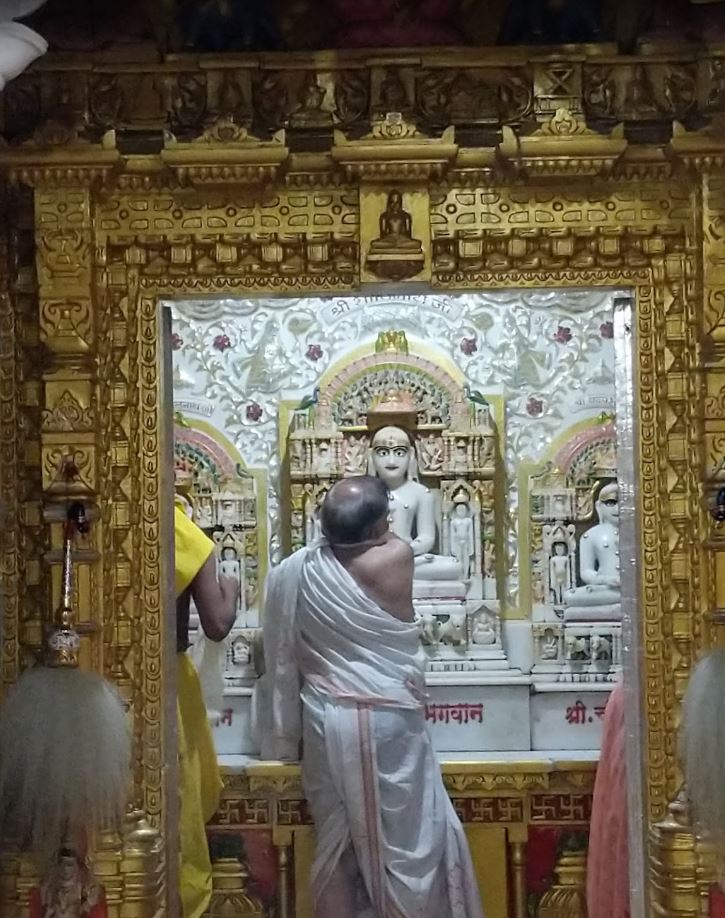 Shri Shantinath Bhagwan Jain Mandir, Bhopla Chowk, Camp, Pune (Maharashtra) image 4