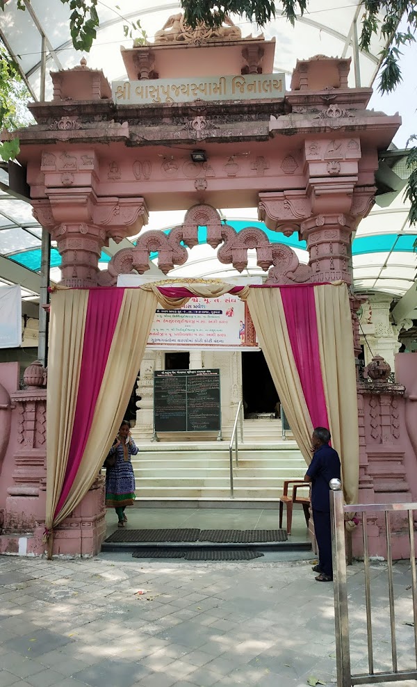 Shri Vasupujya Swami Jain Mandir, Near King Circle Flyover East, Brhmanwada, Matunga,  Mumbai (Maharashtra) image 1