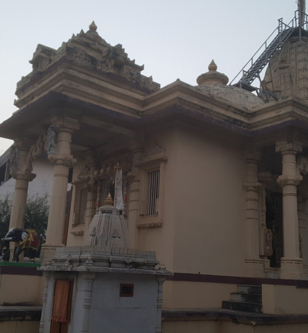Shri Mahaveer Jain Jin Mandir, Somwar Peth, Chandwad, District-Nashik (Maharashtra) image 1