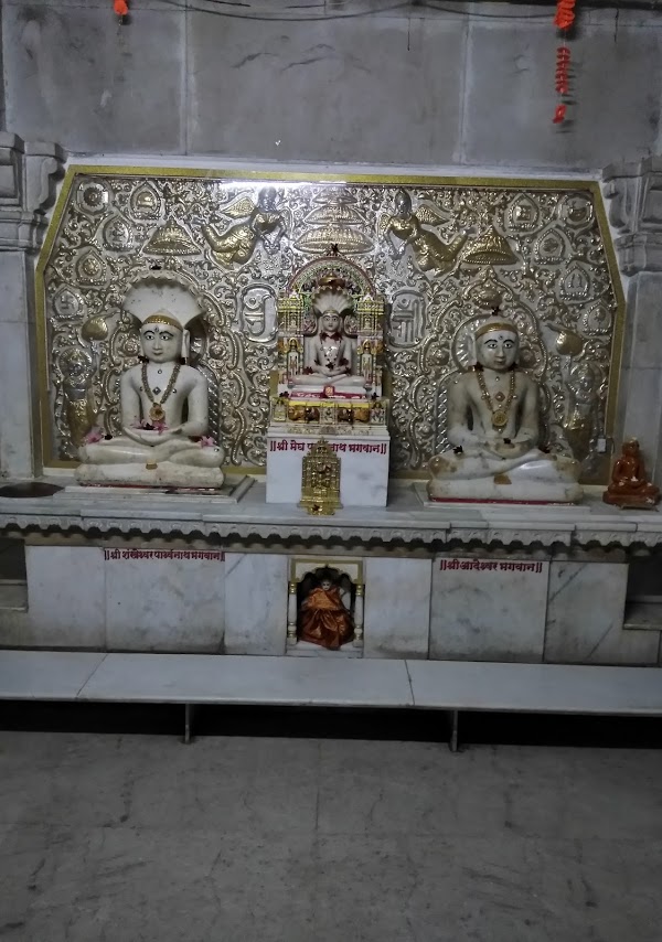 Shri Megh Parshvnath Jain Shwetamber Mandir, Nemi Nagar, Chandwad, District-Nashik (Maharashtra) image 4