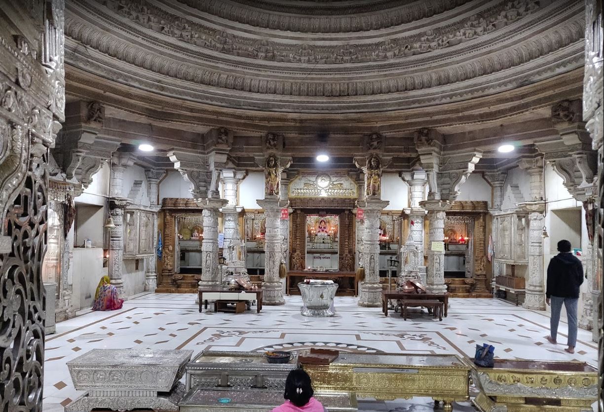 Shri Godi Parshvnath Jain Mandir, Guruwar Peth, Pune (Maharashtra) image 6