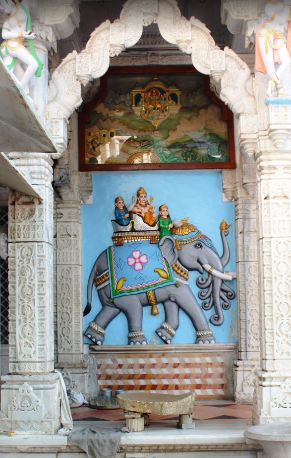 Shri Mahaveer Swami Jinalay, Gandhi Road, Kalupur, Ahmedabad (Gujarat) image 3