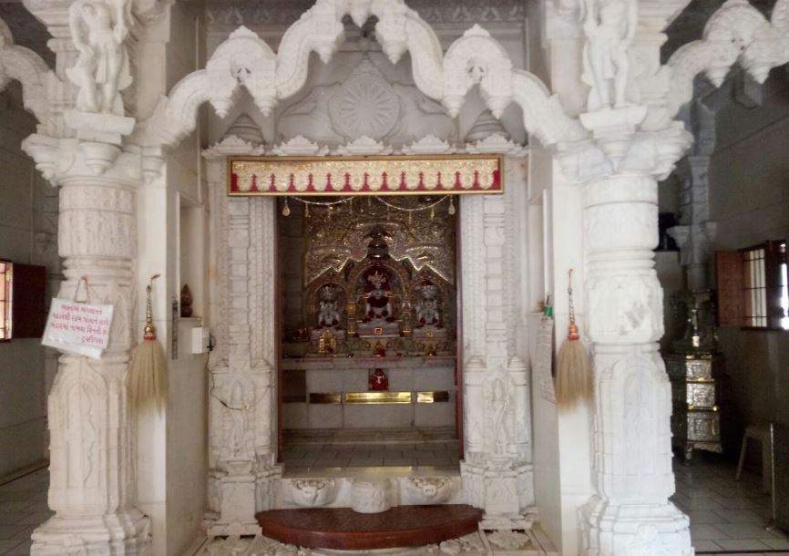 Shri Shantinath Shwetamber Jain Derasar, Gopipura, Dahanu, District - Palghar (Maharashtra) image 4