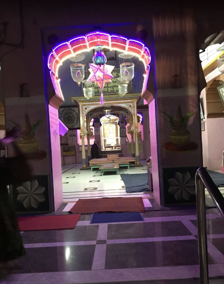 Shri Chandraprabhu Digamber Jain Mandir, Ravivar Peth, Phaltan, District - Satara (Maharashtra) image 2