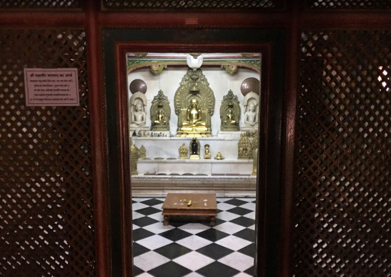 Shri 1008 Adinath Swami and Shri 1008 Parshvnath Swami Digamber Jain Mandir, Ravivar Peth, Phaltan, District - Satara (Maharashtra) image 6