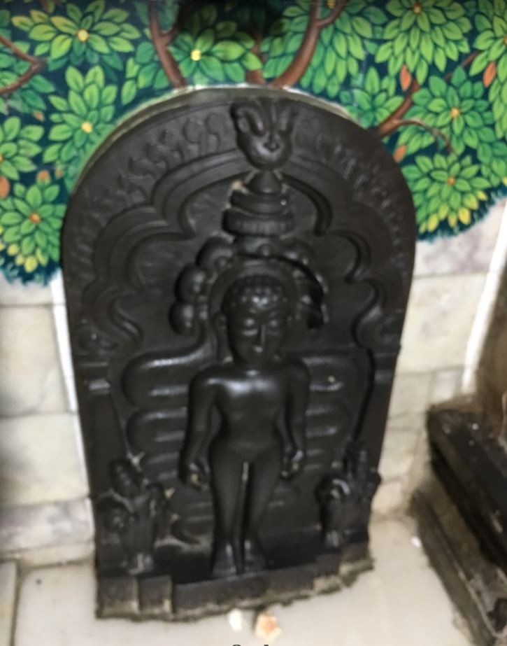 Shri 1008 Adinath Swami and Shri 1008 Parshvnath Swami Digamber Jain Mandir, Ravivar Peth, Phaltan, District - Satara (Maharashtra) image 8