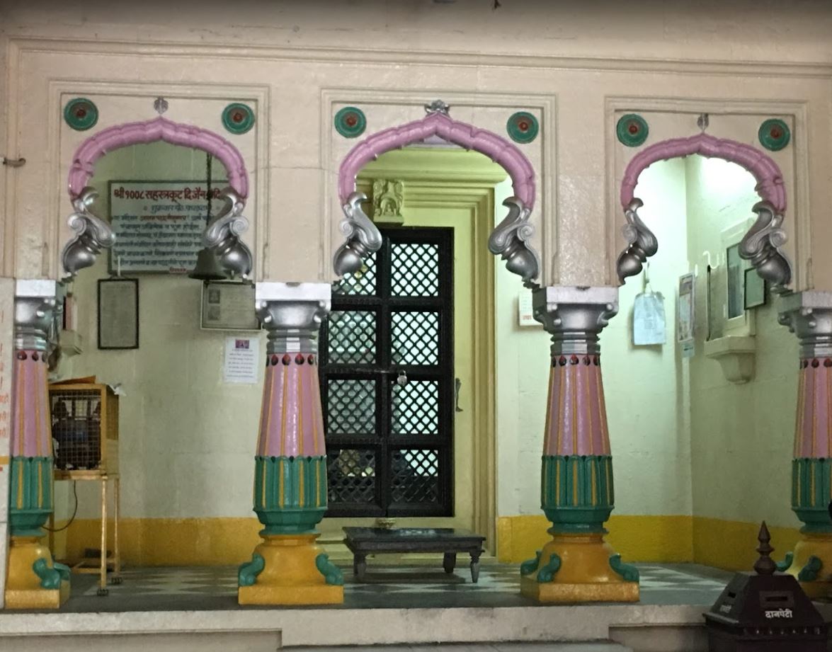 Shri 1008 Shahstrakoot Digamber Jain Mandir, Guruwar Peth, Phaltan, District - Satara (Maharashtra) image 2