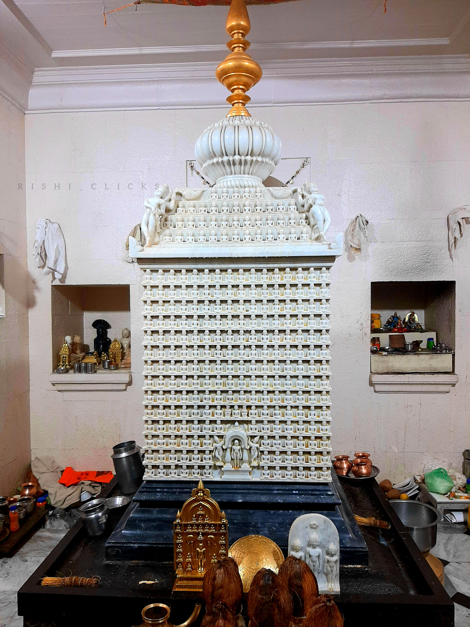 Shri 1008 Shahstrakoot Digamber Jain Mandir, Guruwar Peth, Phaltan, District - Satara (Maharashtra) thumbnail 3
