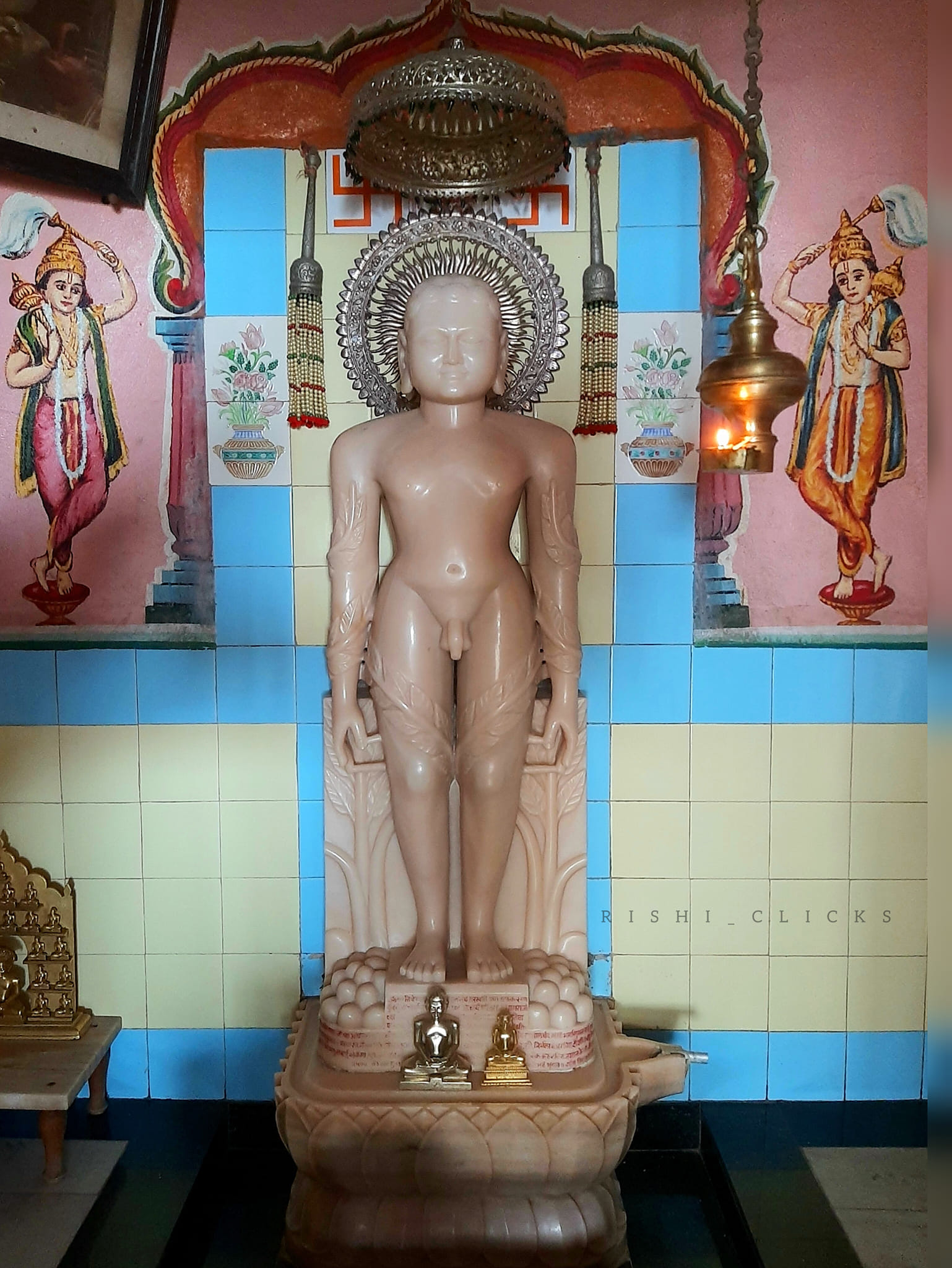 Shri 1008 Shahstrakoot Digamber Jain Mandir, Guruwar Peth, Phaltan, District - Satara (Maharashtra) thumbnail 5