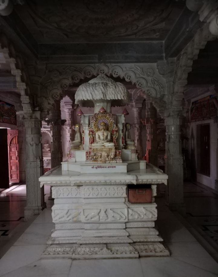 Shri Amizara Sambhavnath Bhagwan Shwetamber Jain Tirth, Raviwar Peth, Karad, District - Satara (Maharashtra) image 4