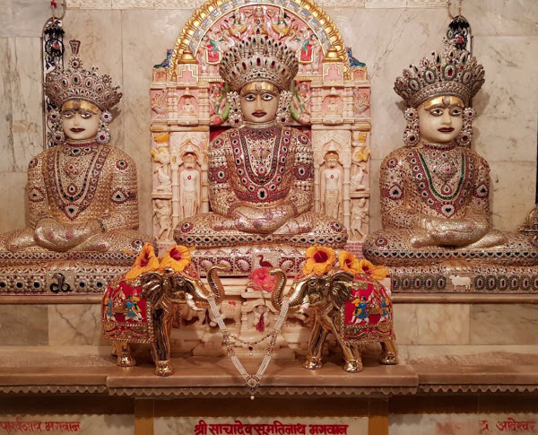 Shri Sachdev Sumatinath Bhagwan Jain Mandir, Vyapari Peth, Masur, District - Satara (Maharashtra) main image