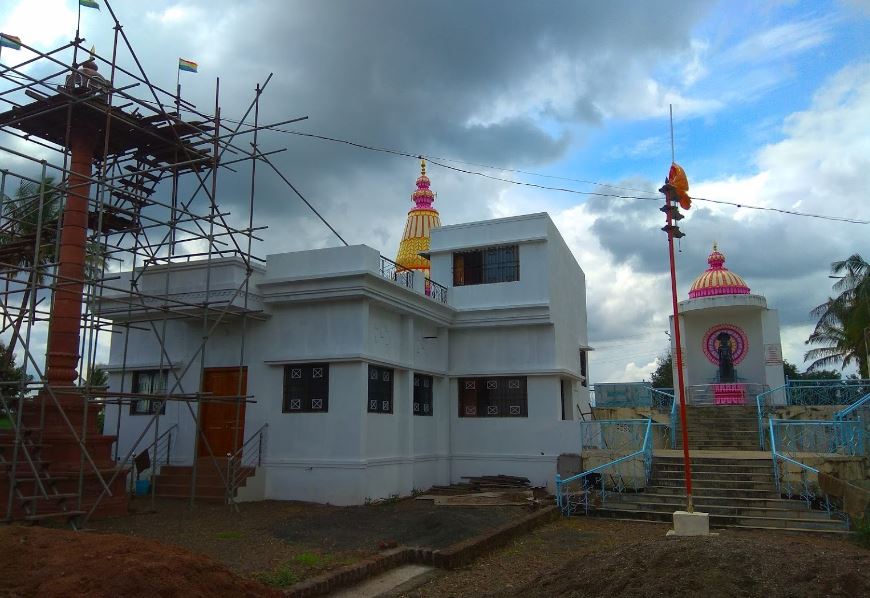 Shri Parshvnath Digamber Jain Mandir, Narayanwadi, District - Satara (Maharashtra) image 2