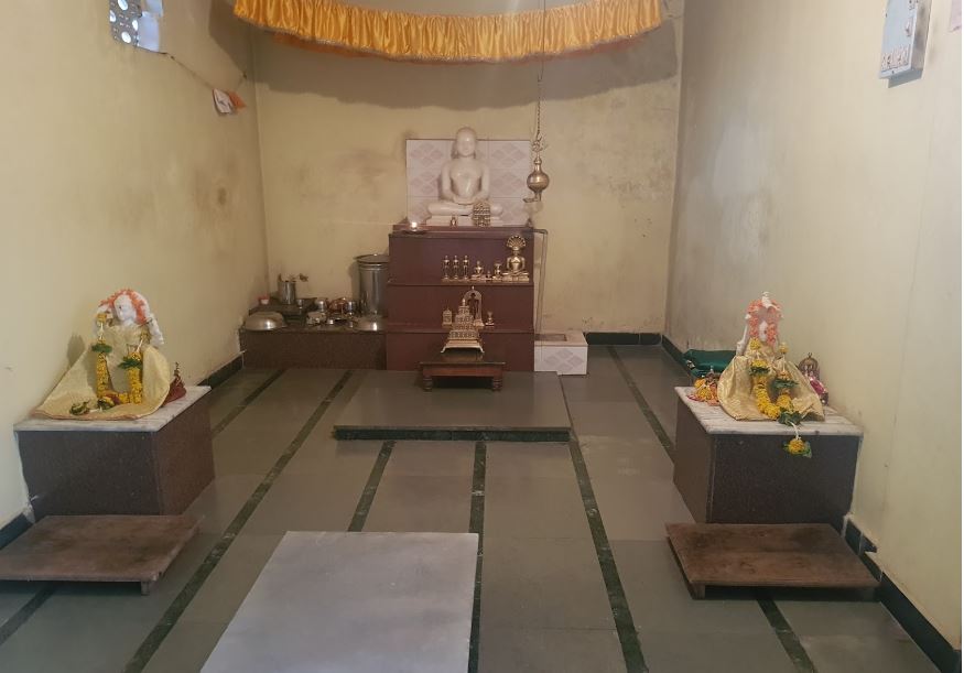 Shri Parshvnath Digamber Jain Mandir, Narayanwadi, District - Satara (Maharashtra) image 3