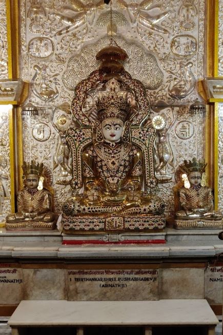 Babu Amichand Panalal Adishwarji Jain Mandir, Walkeshwar, Malabar Hill, Mumbai (Maharashtra) image 3
