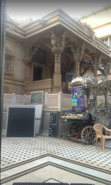Shri Chandraprabhu Swami Jain Mandir, South Pond Road, Vile Parle West, District-Mumbai Suburban (Maharashtra) image 2