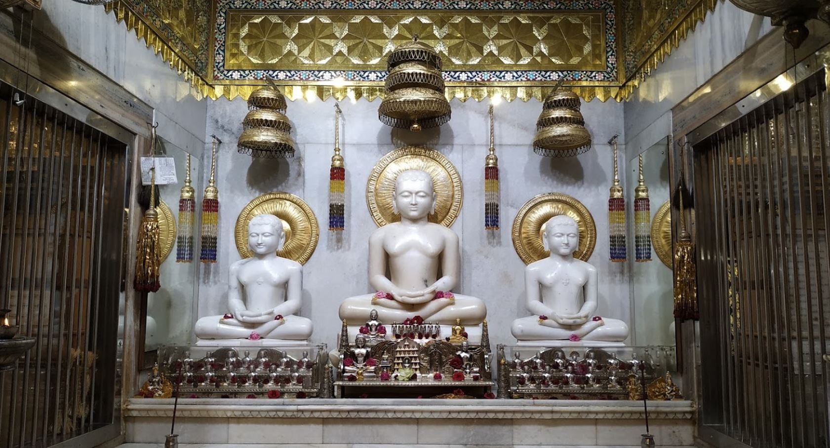 Shri 1008 Adinath Bahubali Digamber Jain Mandir, Pai Nagar, Borivali West, District-Mumbai Suburban (Maharashtra) image 4