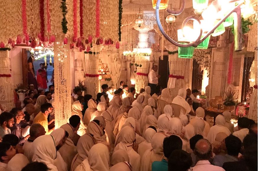 Shri Mahaveer Swami Shwetamber Jain Derasar, (Motisha Lalbaug Jain Temple), C P Tank Road, Bhuleshwar, Mumbai (Maharashtra) image 3