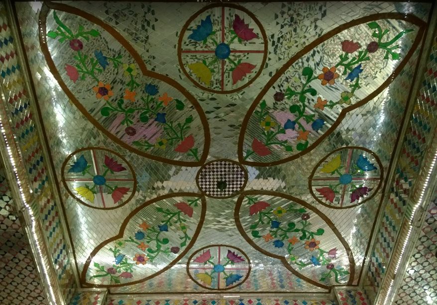 Shri Godiji Parshvnath Jinalaya, Bhoiwada, Bhuleshwar, Mumbai (Maharashtra) image 2