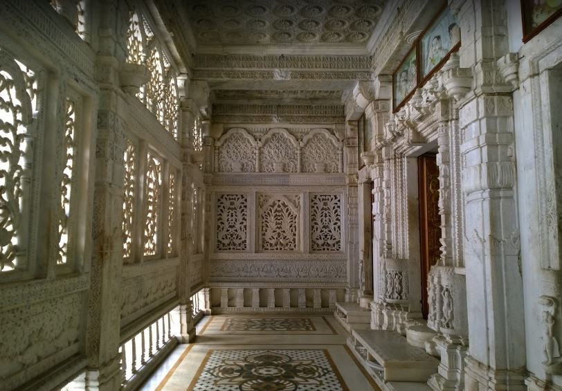 Shri Godiji Parshvnath Jinalaya, Bhoiwada, Bhuleshwar, Mumbai (Maharashtra) image 6