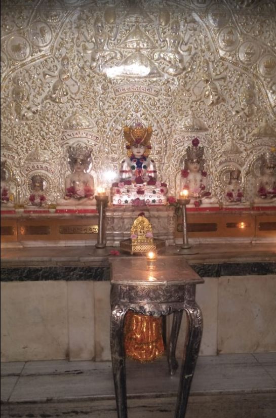 Shri Mahaveer Swami Jain Derasar, Kalba Devi Road, Pydhonie, Bhuleshwar, Mumbai (Maharashtra) image 2