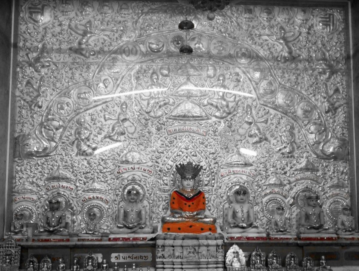 Shri Mahaveer Swami Jain Derasar, Kalba Devi Road, Pydhonie, Bhuleshwar, Mumbai (Maharashtra) image 5