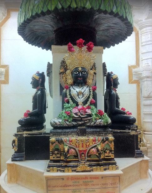 Shri Naminath Maharaj Jain Derasar, Ibrahim Rehmatullah Road, Pydhonie, Bhuleshwar, Mumbai (Maharashtra) image 5