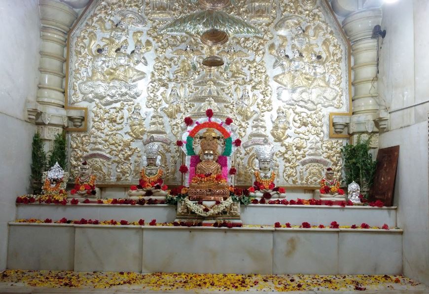 Shri Shantinath Maharaj Jain Derasar, Ibrahim Rehmatullah Road, Pydhonie, Bhuleshwar, Mumbai (Maharashtra) image 4