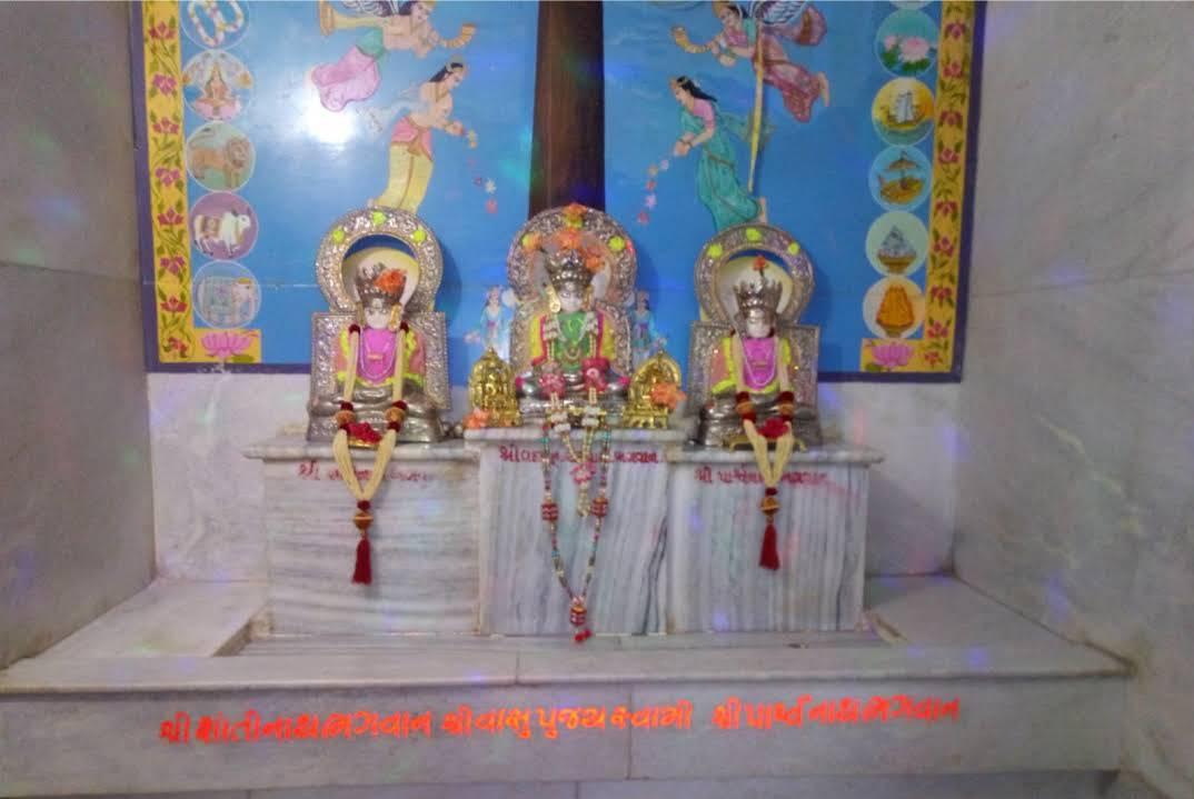 Shri Vasupujya Swami Jain Derasar, Ukai, District-Tapi (Gujarat) image 1