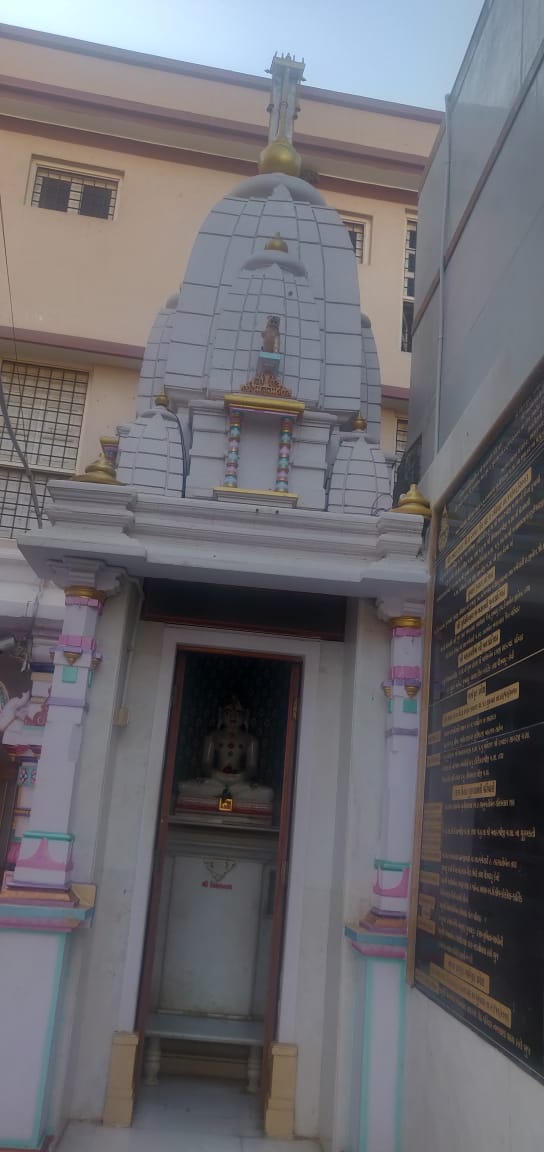 Shri Shantinath Jinalaya, Old Dhatia Falia, Bhuj, District-Kachchh (Gujarat) image 4