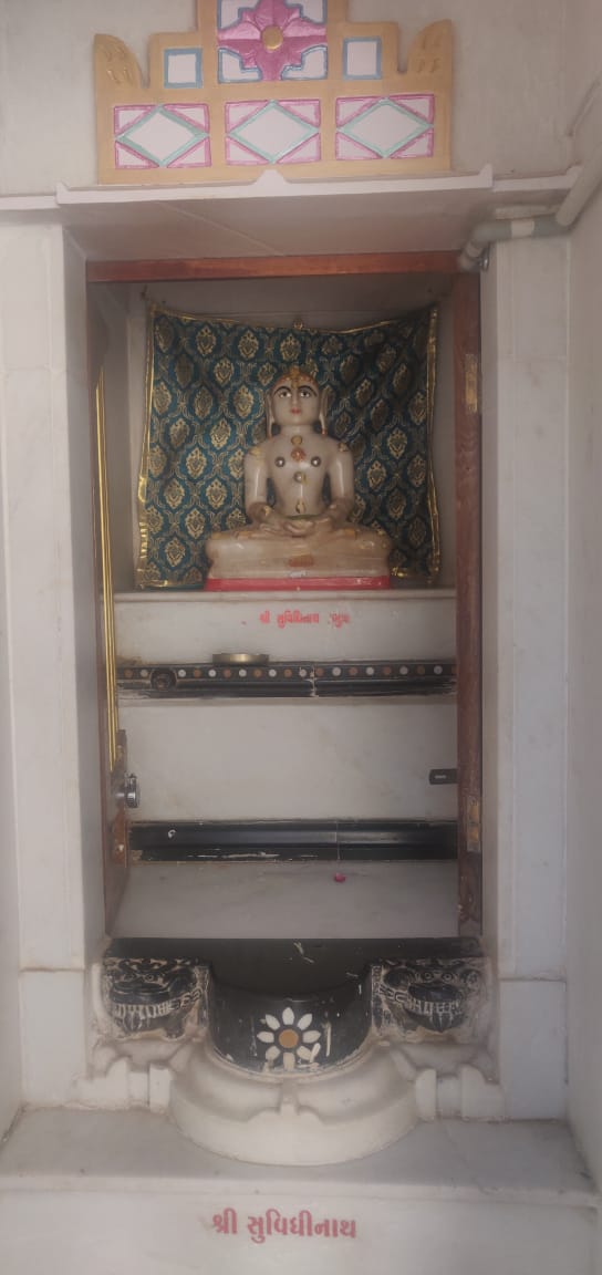 Shri Shantinath Jinalaya, Old Dhatia Falia, Bhuj, District-Kachchh (Gujarat) image 10