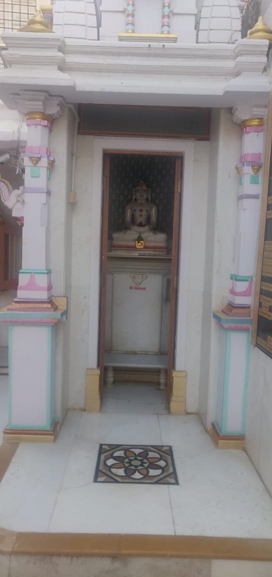 Shri Shantinath Jinalaya, Old Dhatia Falia, Bhuj, District-Kachchh (Gujarat) image 11