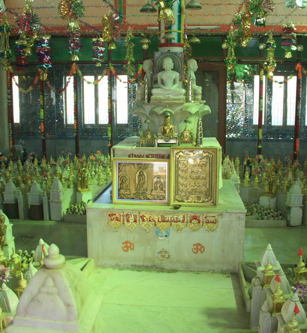 Shri 1008 Shantinath Digamber Jain Mandir, Shringar, Idar, District- Sabarkantha (Gujarat) image 4