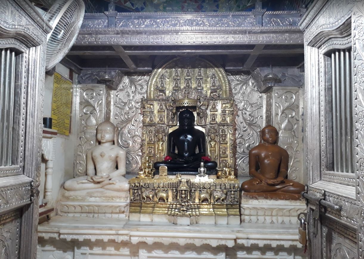 Shri 1008 Adinath Digamber Jain Pracheen Jinalaya, Idar, District- Sabarkantha (Gujarat) image 2