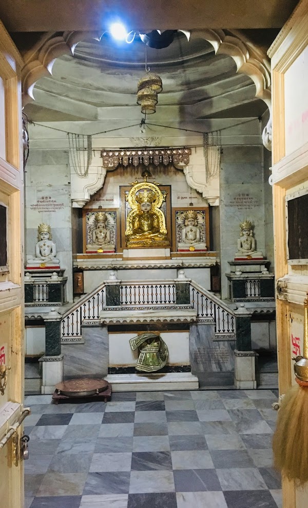 Shri Shantinath Ji Shwetamber Jain Mandir, Idar, District- Sabarkantha (Gujarat) image 3