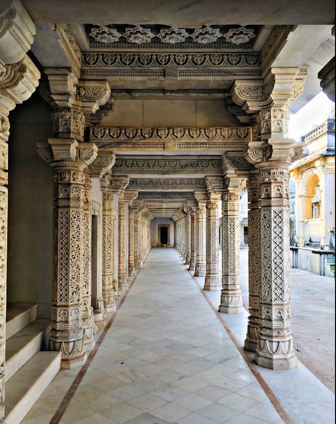 Shri Shantinath Ji Shwetamber Jain Mandir, Idar, District- Sabarkantha (Gujarat) image 4