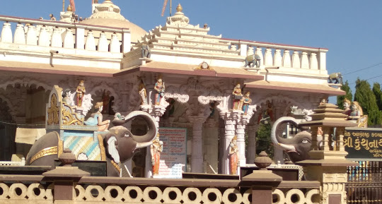 Shri Kunthunath Swami Jain Derasar, Sarvodaya Society,  Surendranagar (Gujarat) image 1