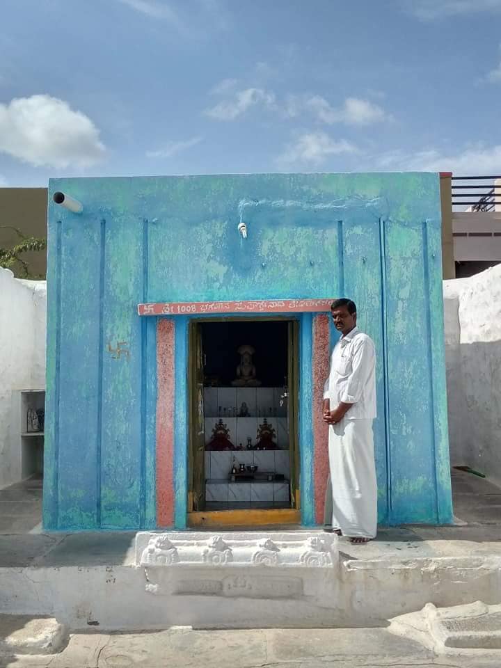 Shri Suparshvnath Digambar Jain Mandir (Basadi), Peddahottur (Peddahoturu), District - Kurnool (A.P.) image 3