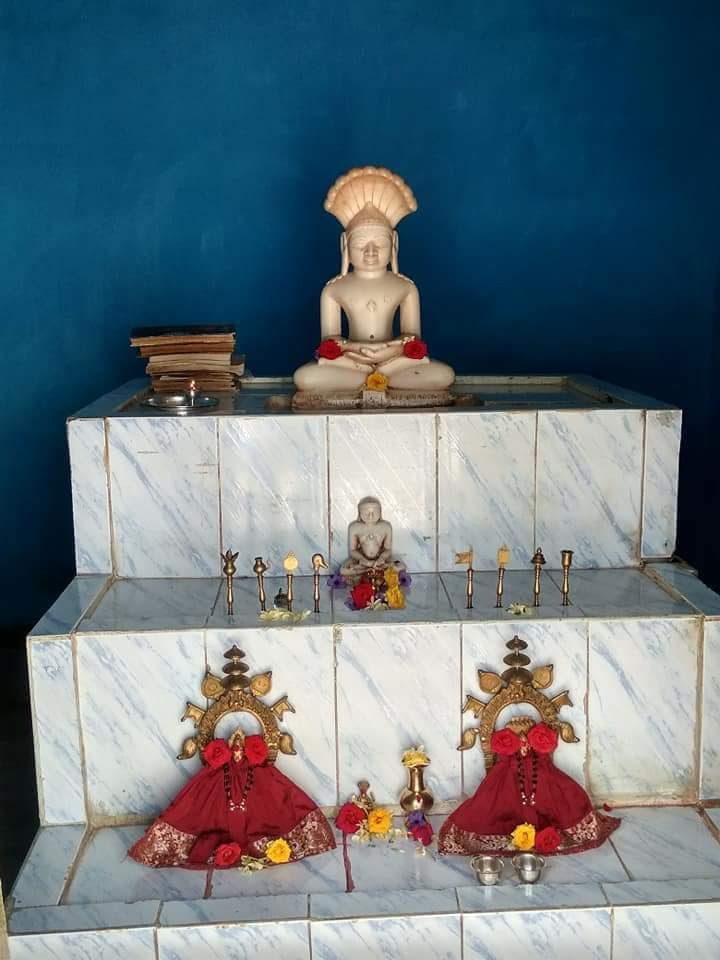 Shri Suparshvnath Digambar Jain Mandir (Basadi), Peddahottur (Peddahoturu), District - Kurnool (A.P.) image 5