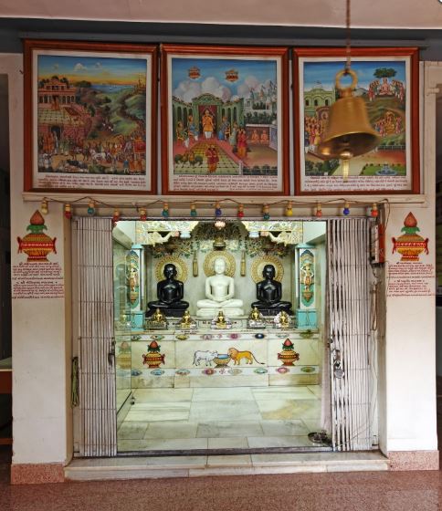 Shri Shantinath Digamber Jain Mandir, Kapad Bazaar, Tower Road, Amreli (Gujarat) image 2