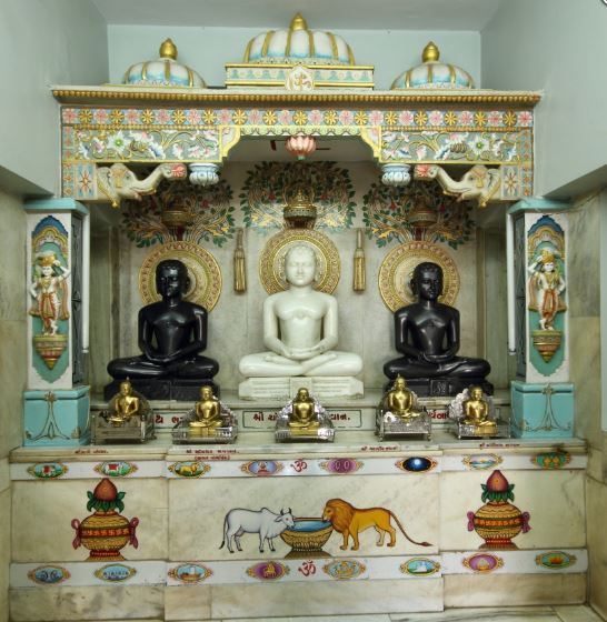 Shri Shantinath Digamber Jain Mandir, Kapad Bazaar, Tower Road, Amreli (Gujarat) image 3