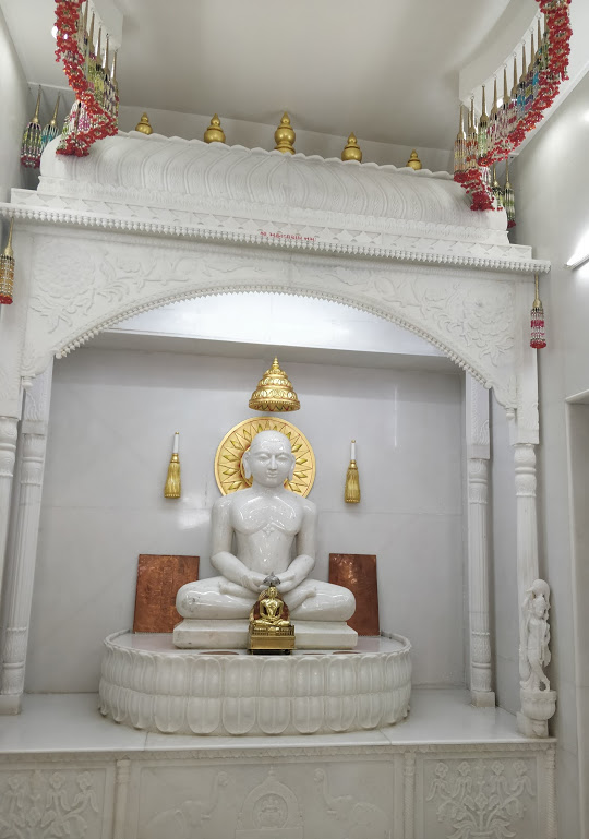 Shri Digamber Jain Mandir, Station Road, Dahod (Gujarat) thumbnail 3