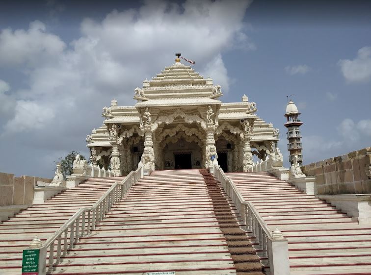 Shri Halaratirth Aradhana Dham Jain Mandir, Nana Mandha, Khambhalia, District - Devbhumi Dwarka (Gujarat) image 3