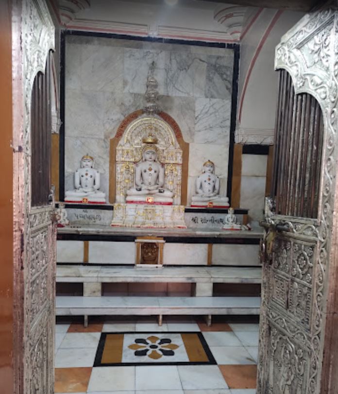 Shri Sumatinath Jinalaya, Viraval Village, Veraval, District - Gir Somnath (Gujarat) image 4