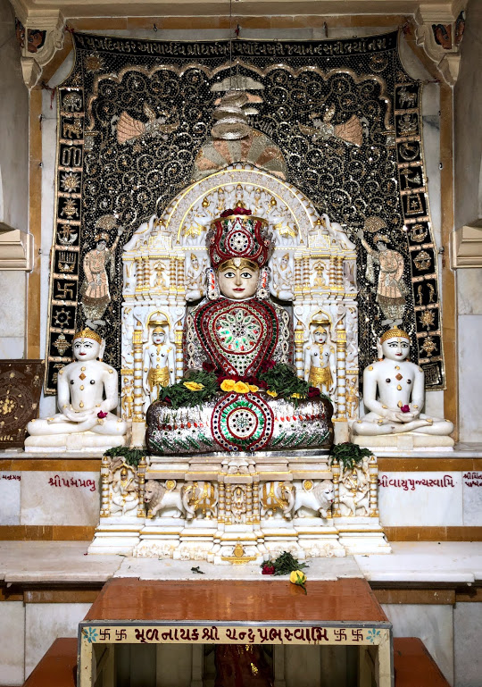 Shri Chandraprabh Swami Jain Derasar, Prabhas Patan, Veraval, District - Gir Somnath (Gujarat) thumbnail 4