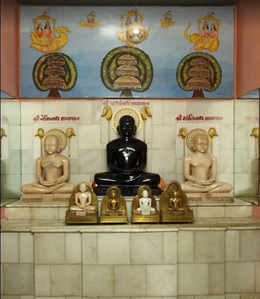 Shri Parshvnath Bhagwan Digamber Jain Mandir, Opp.Dena Bank, Vaniyawad, Porbandar (Gujarat) image 3