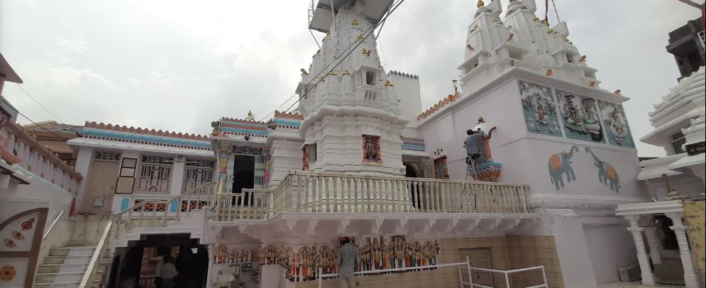 Shri Dharamnath Dada Jain Derasar, (Darbargadh Jain Derasar), Darbargadh, Morbi (Gujarat) image 2