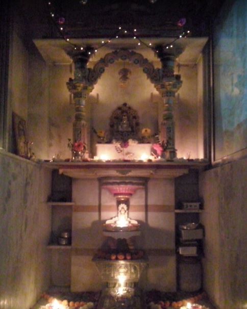 Shri Shreyansnath Bhagwan Grih Jinalaya, Madhumati Colony, Navsari (Gujarat) image 3
