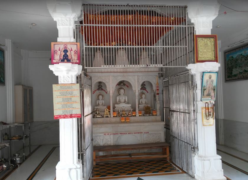 Shri Kunthunath Digamber Jain Mandir, Vishakha Park Society, Dhirubhai Ni Wadi, Navsari (Gujarat) image 2